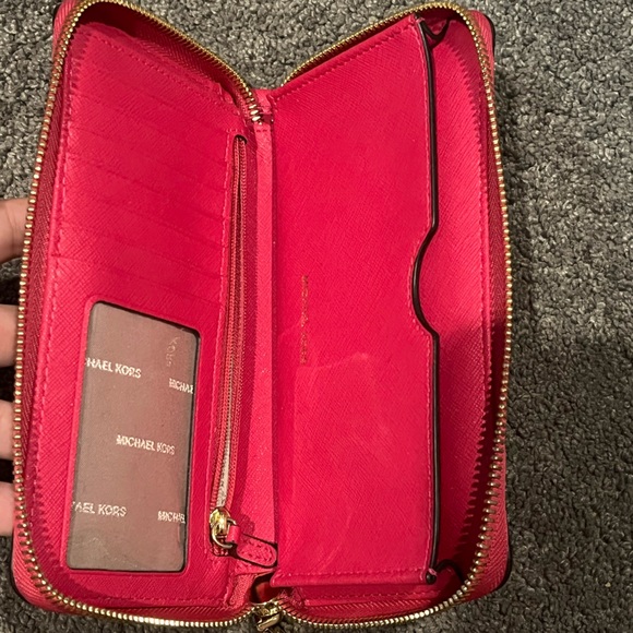 Micheal kors limited edition wallet - Picture 5 of 6